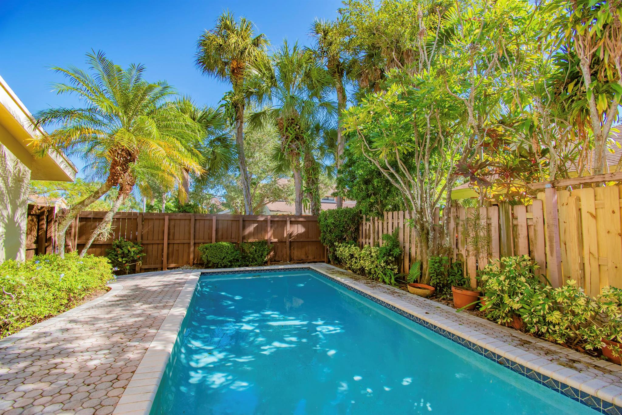 7671 Sierra Terrace W