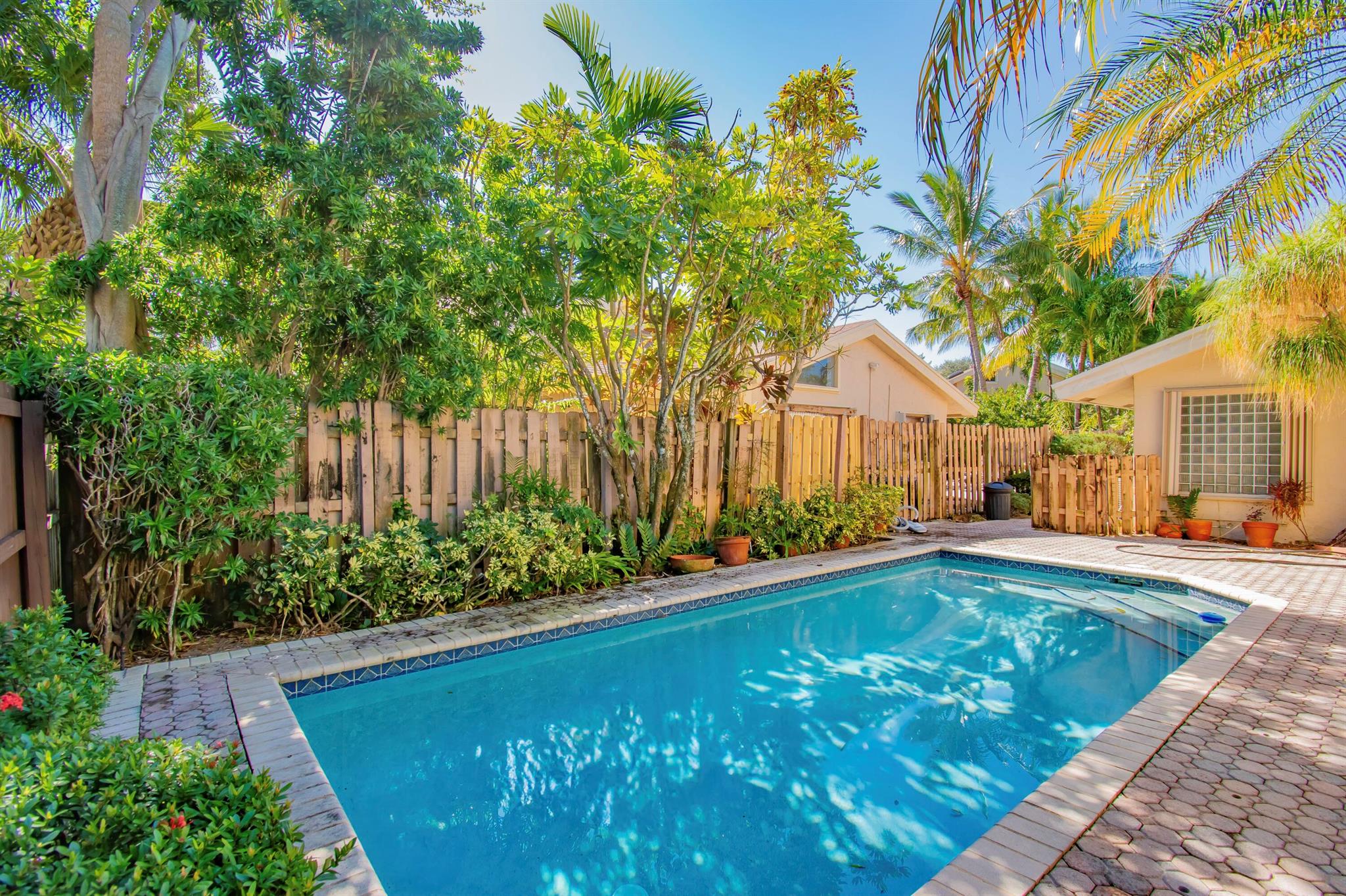 7671 Sierra Terrace W