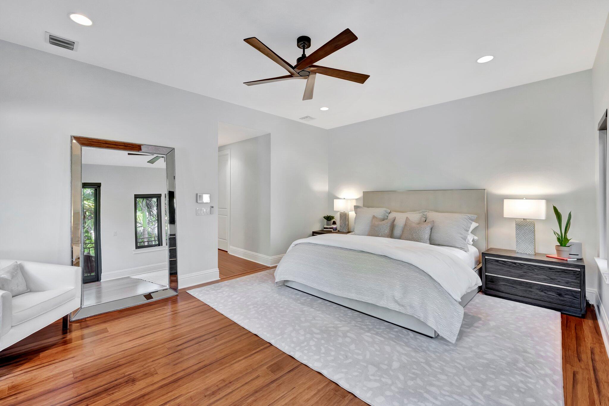 1627 NE 1st Street