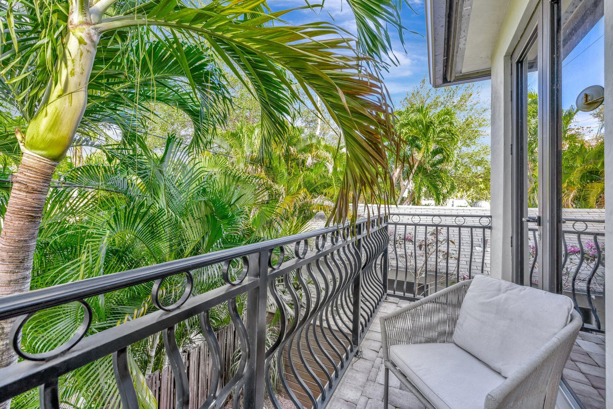 1627 NE 1st Street