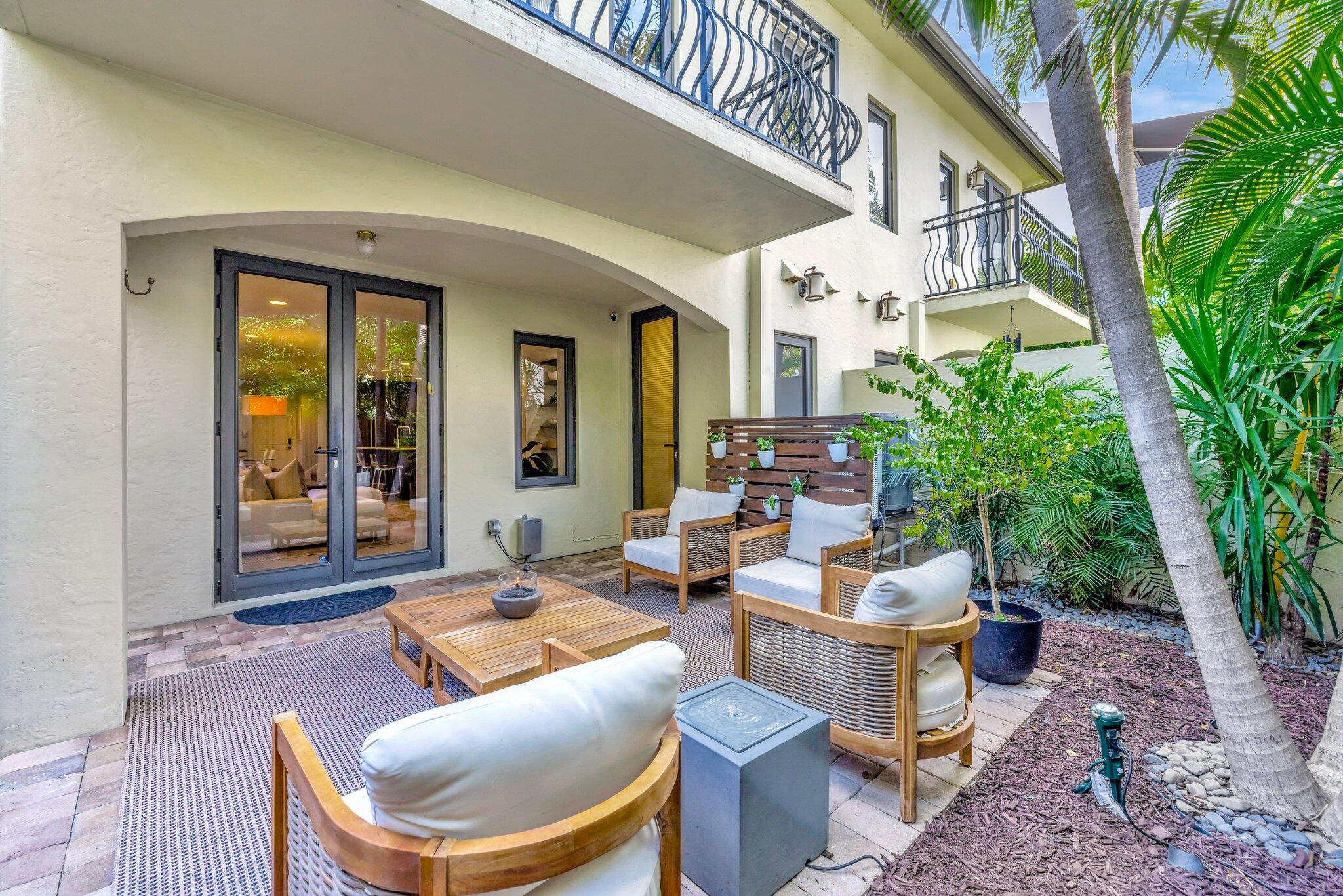 1627 NE 1st Street