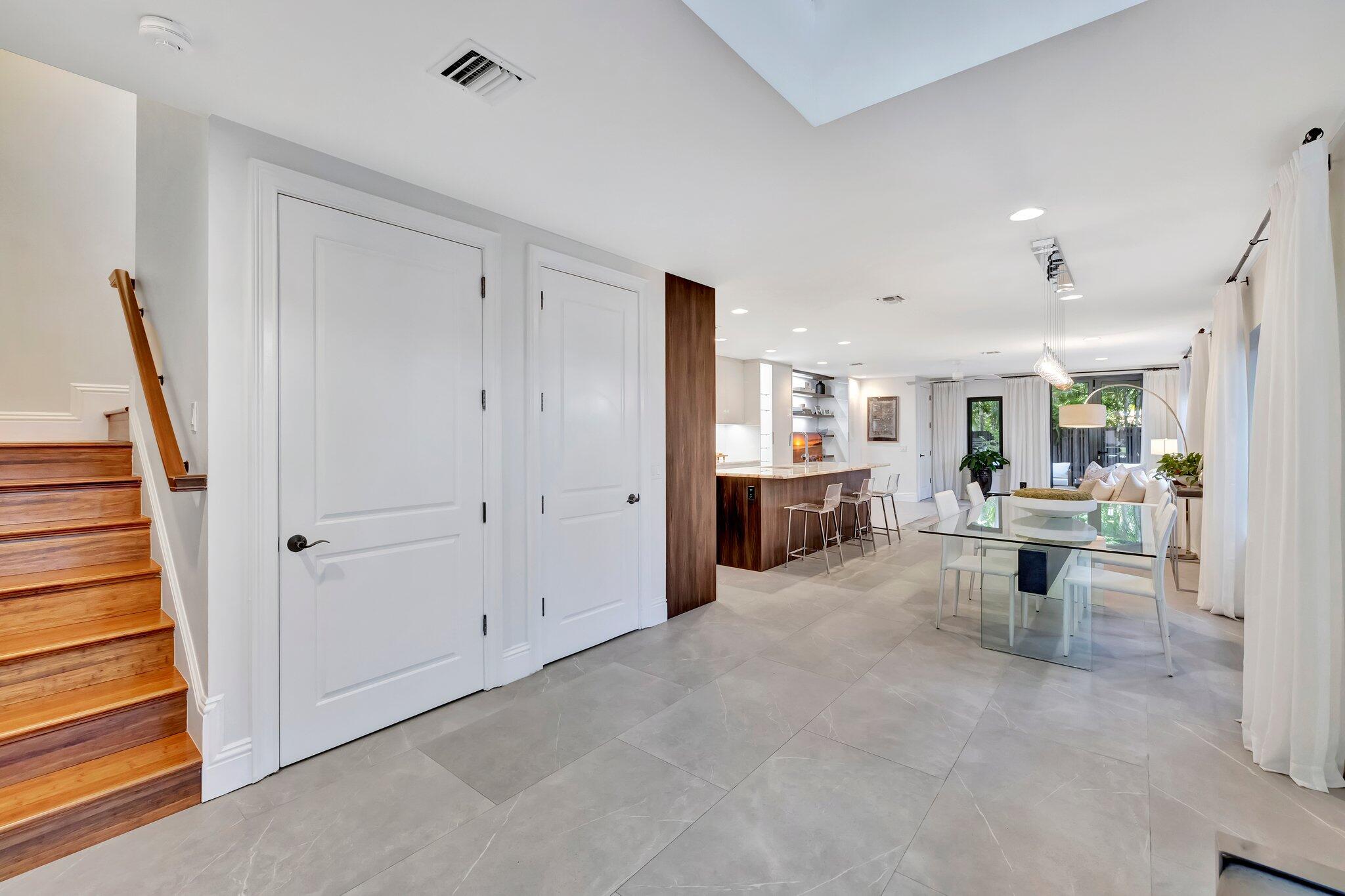 1627 NE 1st Street
