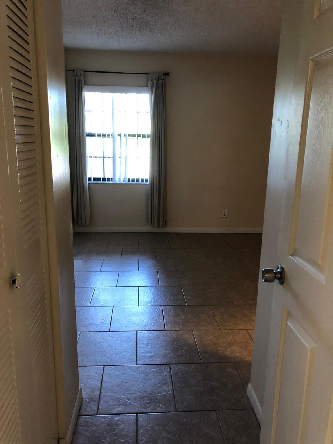 4205 S 57th Avenue B