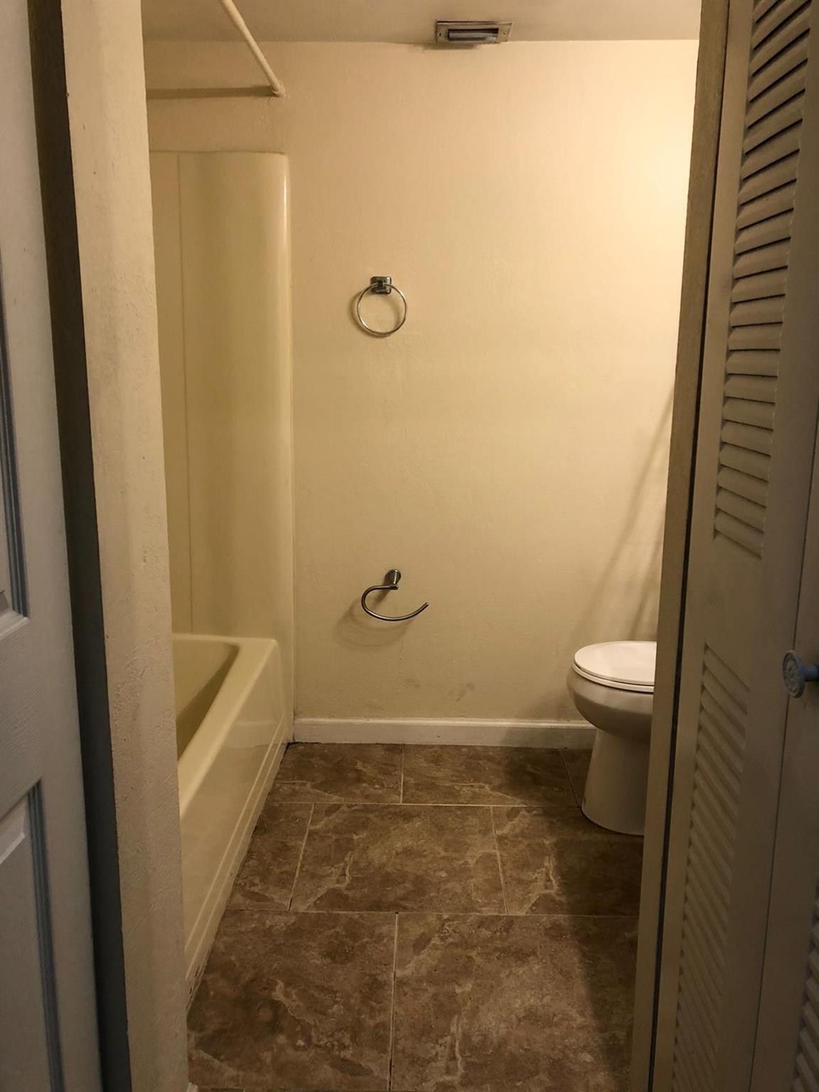 4205 S 57th Avenue B