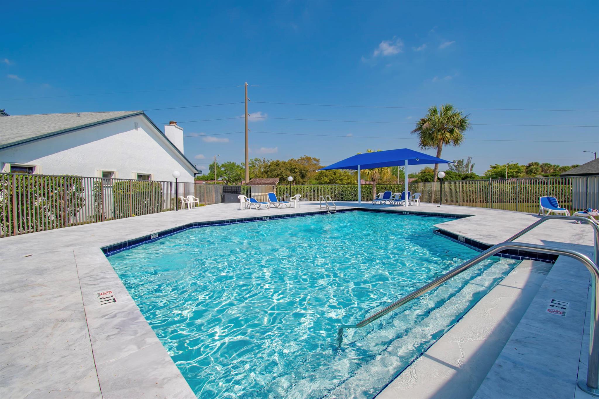 7838 Cypress Cres Crescent