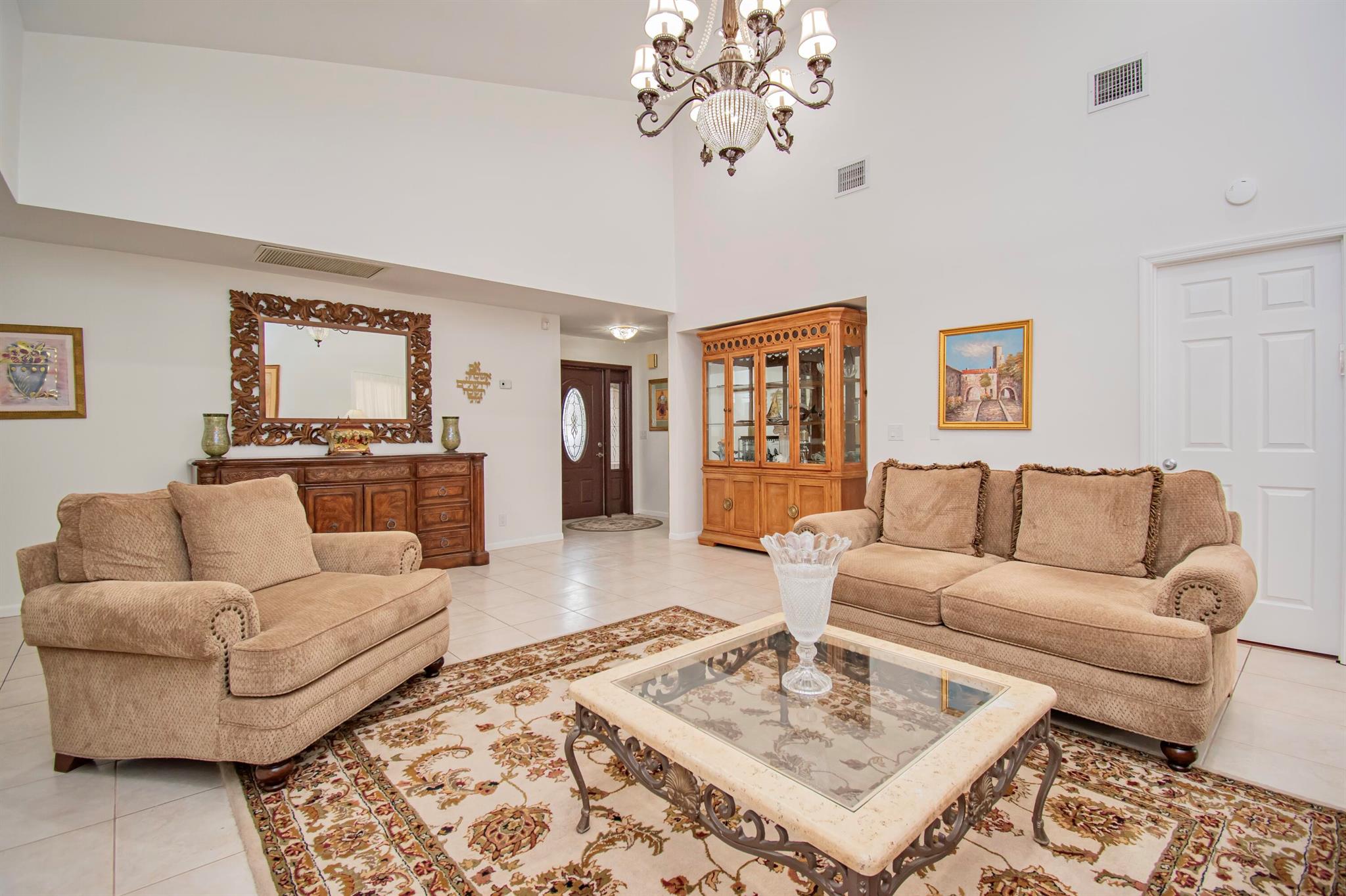 7838 Cypress Cres Crescent