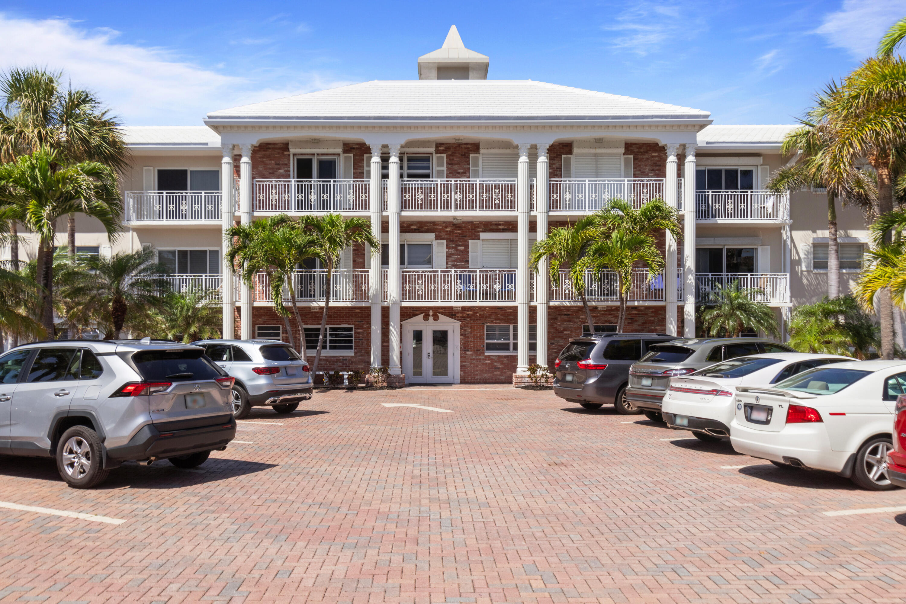 1198 Hillsboro Mile 126