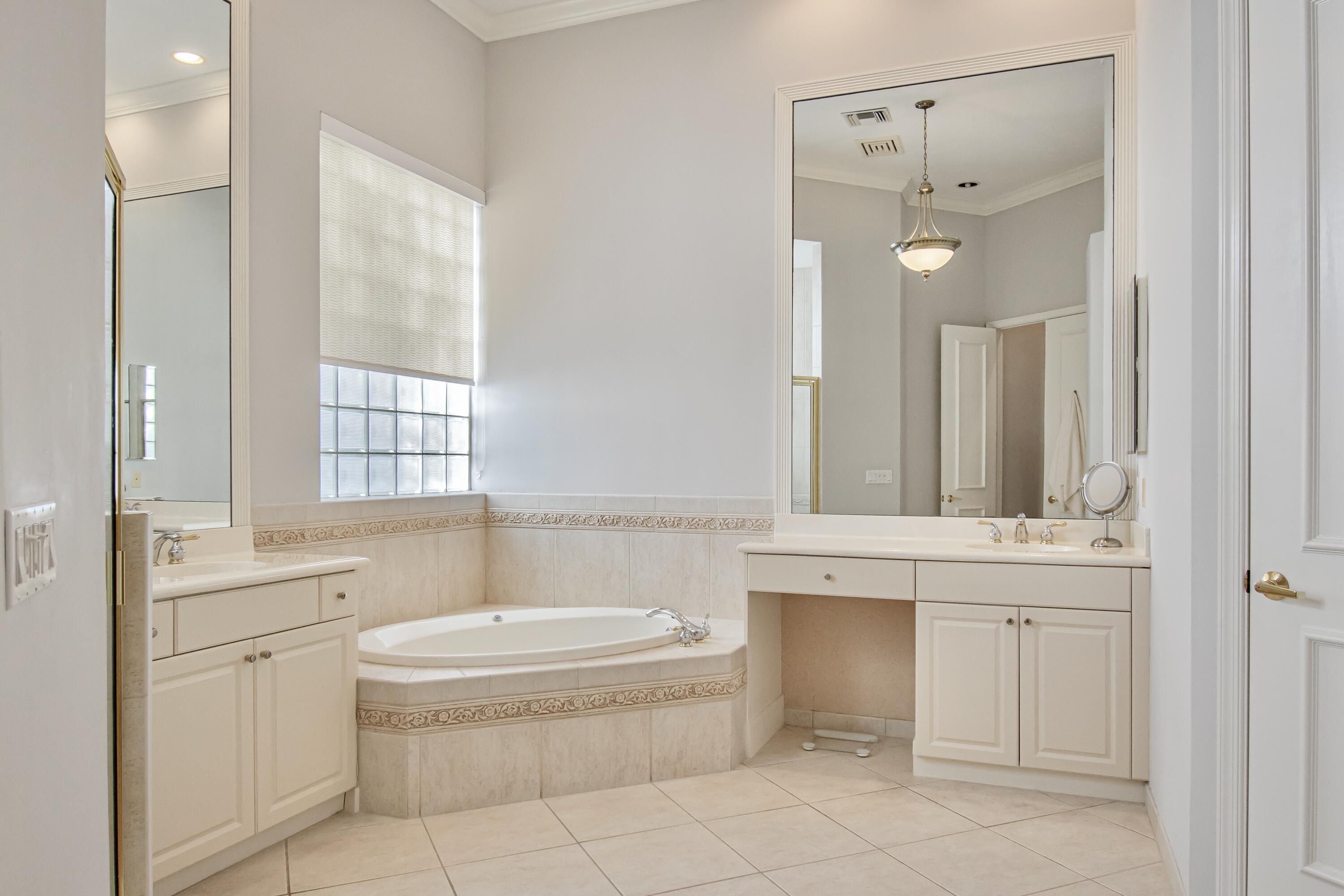7929 Villa D Este Way