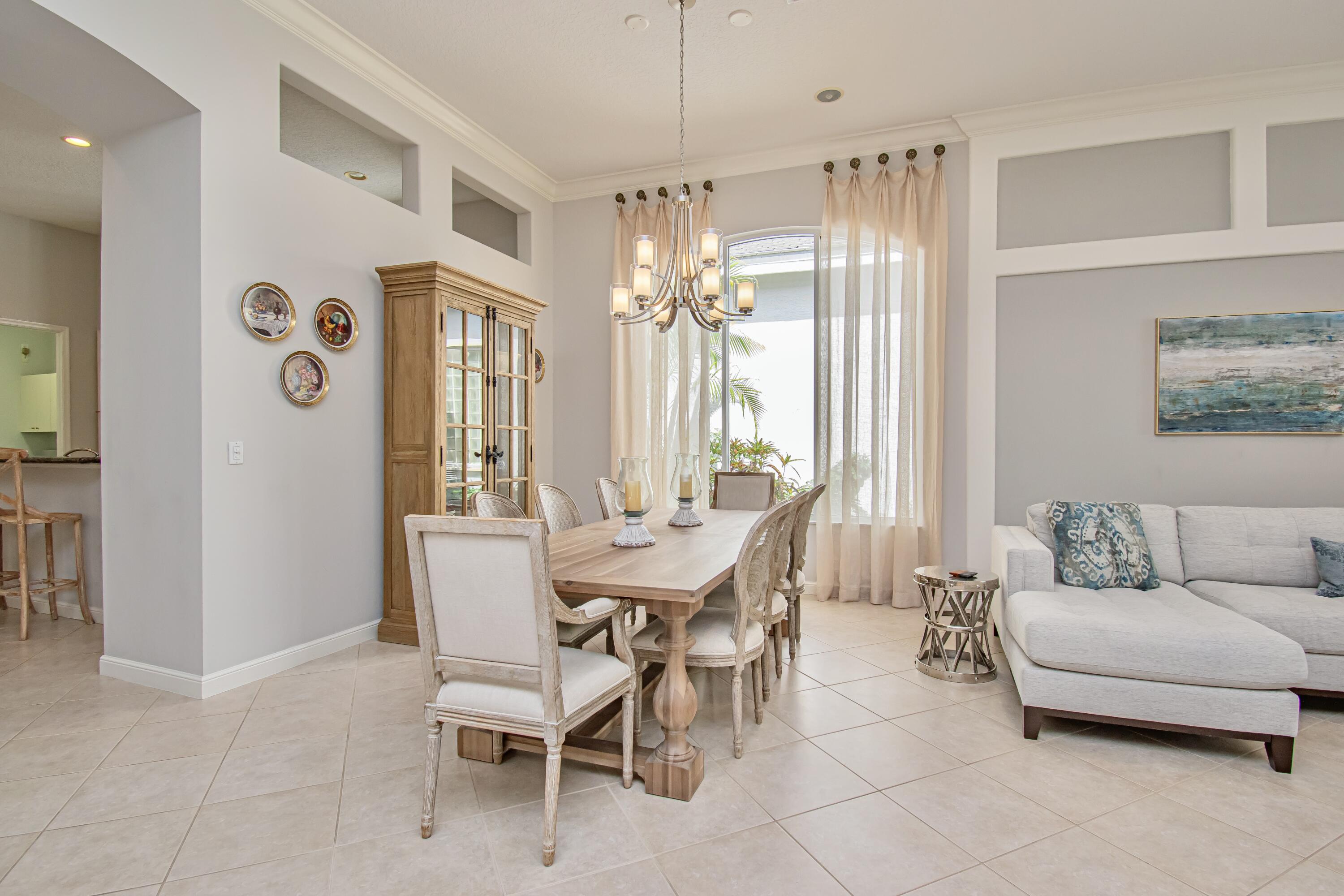 7929 Villa D Este Way