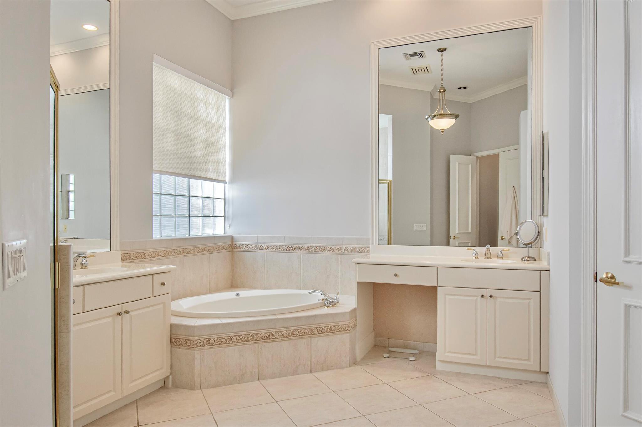 7929 Villa D Este Way