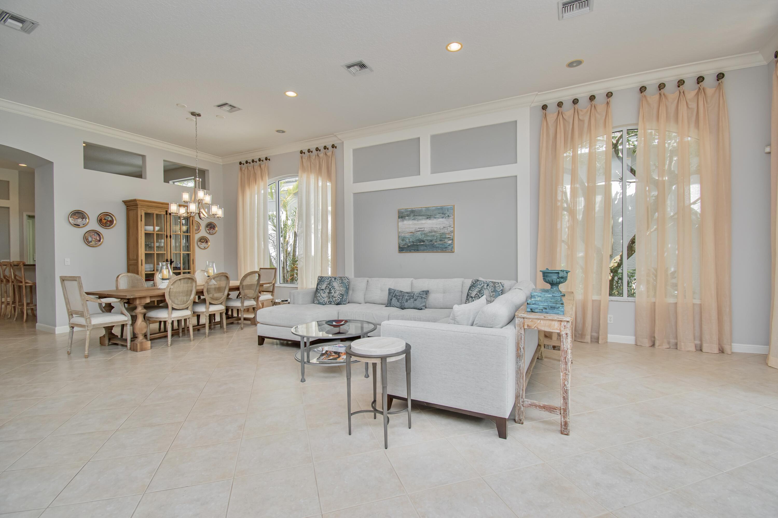 7929 Villa D Este Way