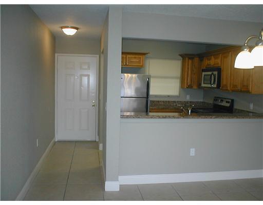 1566 Lake Crystal Drive F