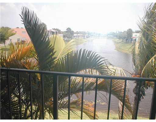 1566 Lake Crystal Drive F