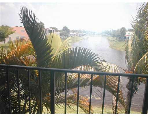 1566 Lake Crystal Drive F