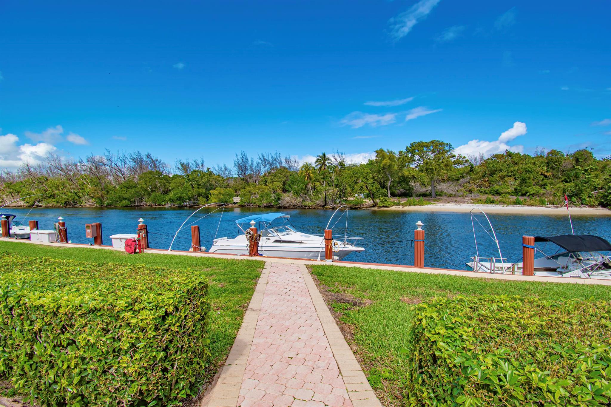 1629 Riverview Road 420