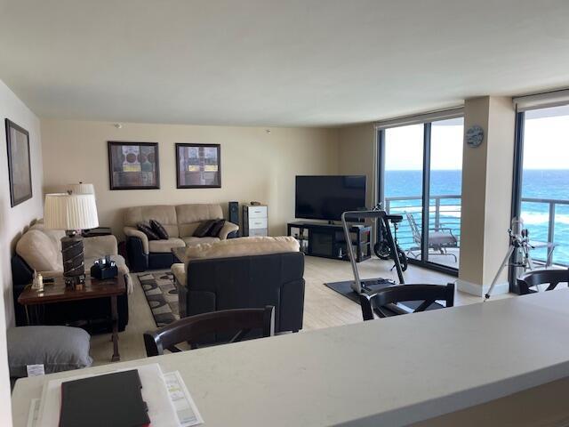 250 S Ocean Boulevard 11b