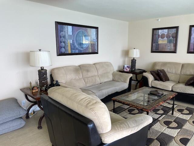 250 S Ocean Boulevard 11b