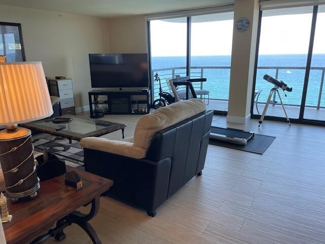 250 S Ocean Boulevard 11b