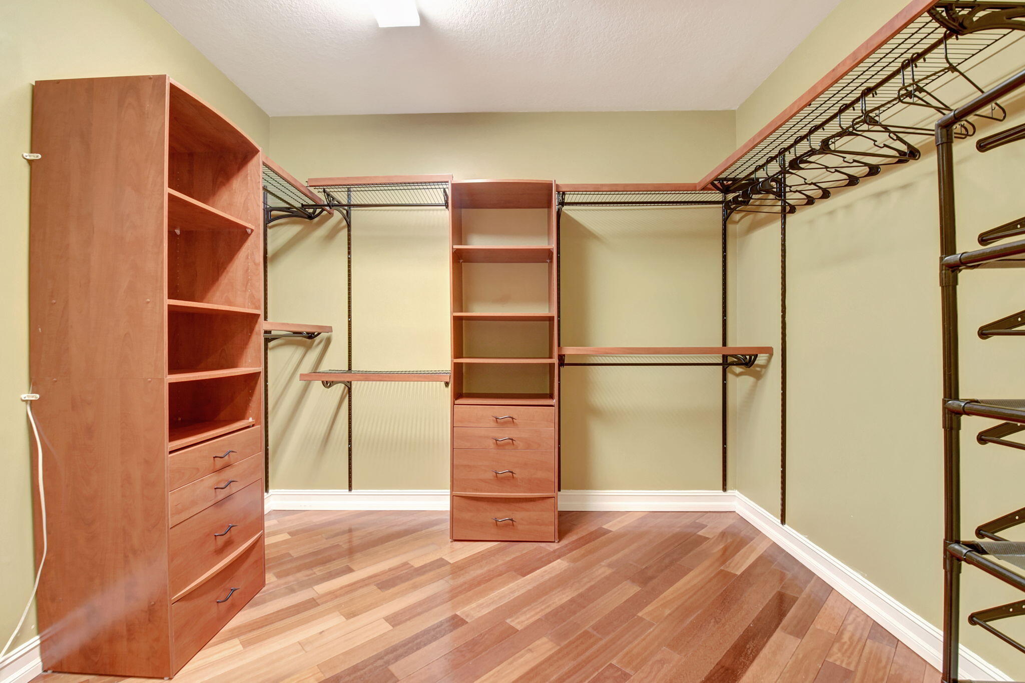 8841 Cobblestone Point Circle