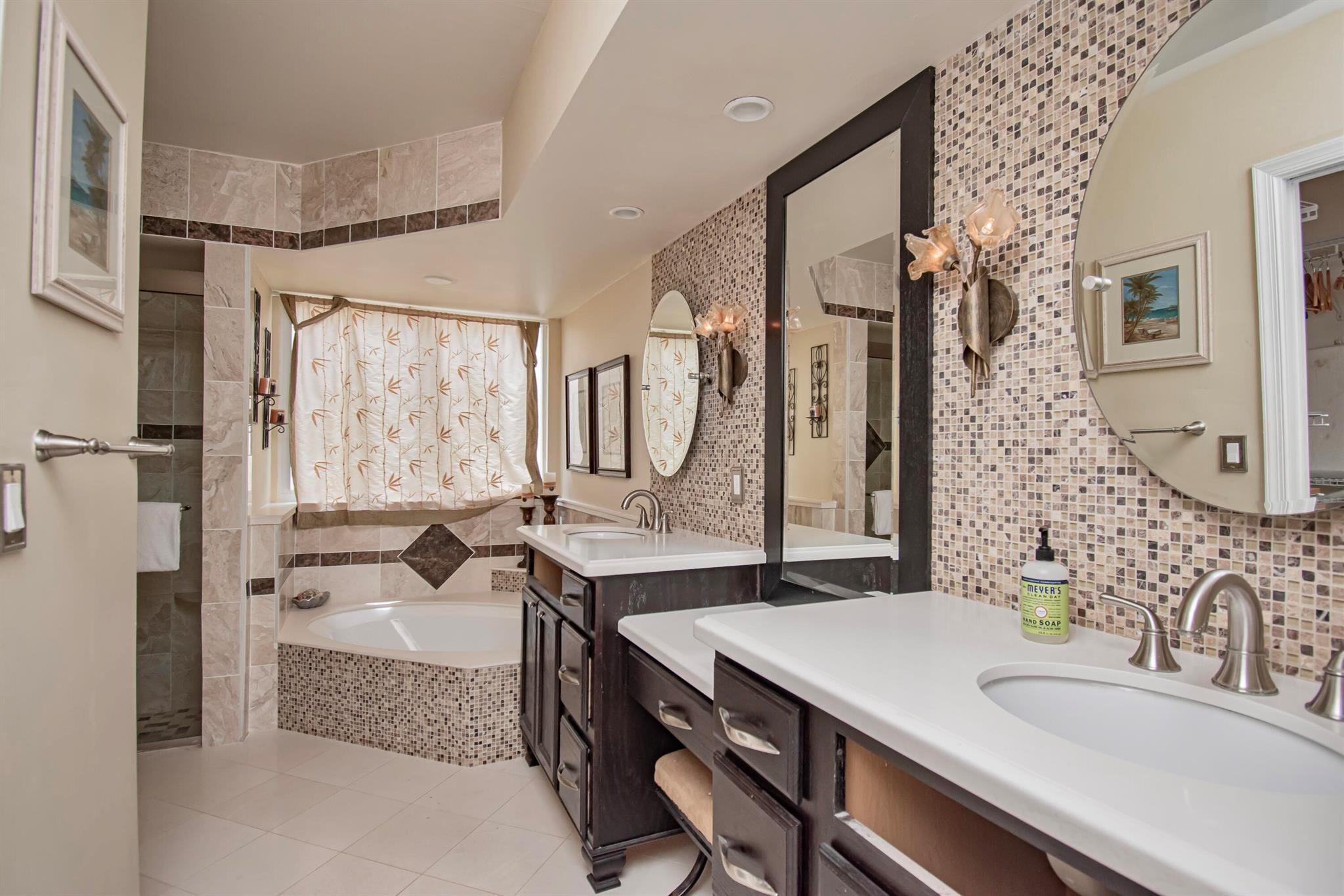 7811 Villa Nova Drive