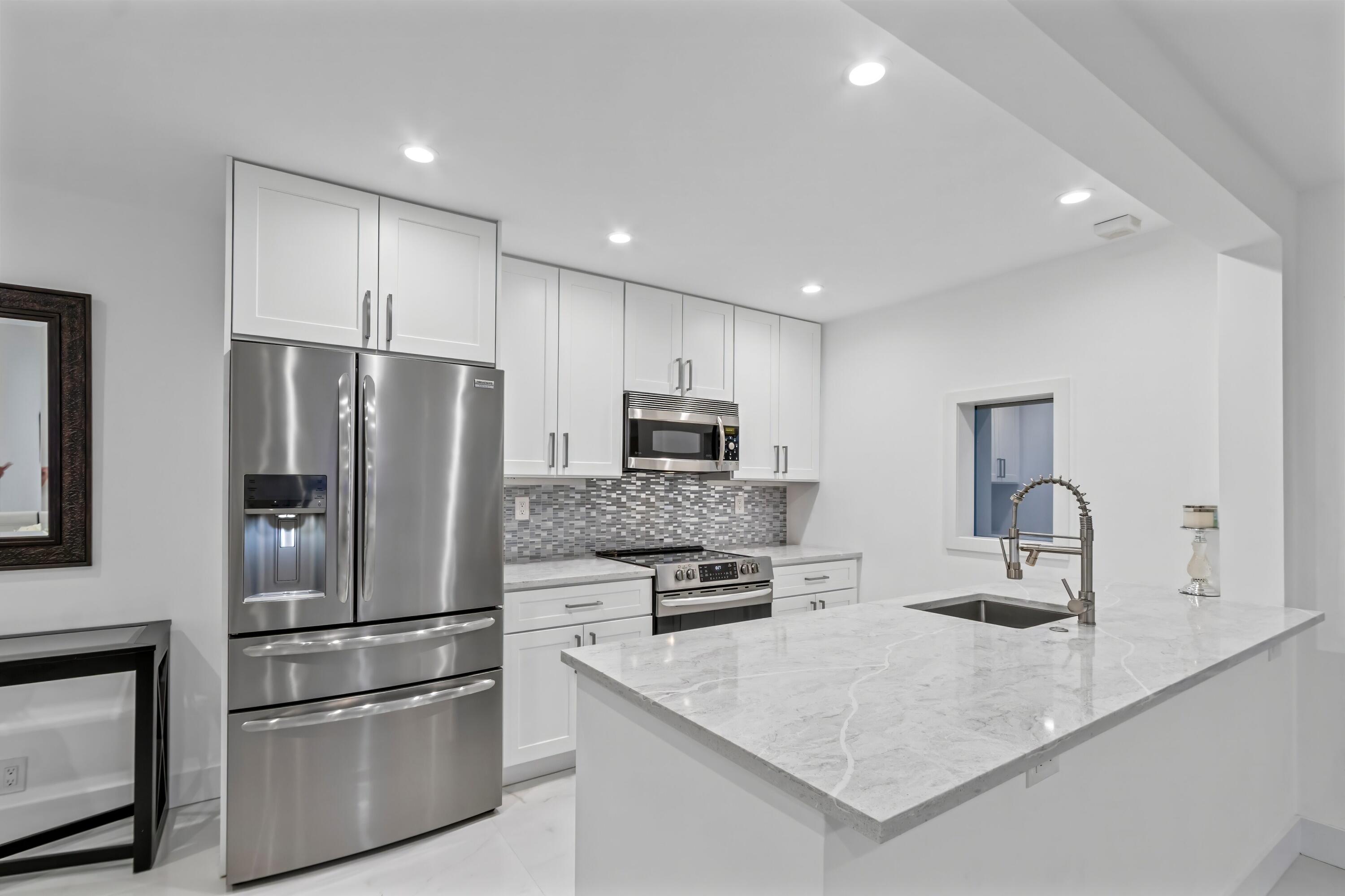 1198 Hillsboro Mile 122