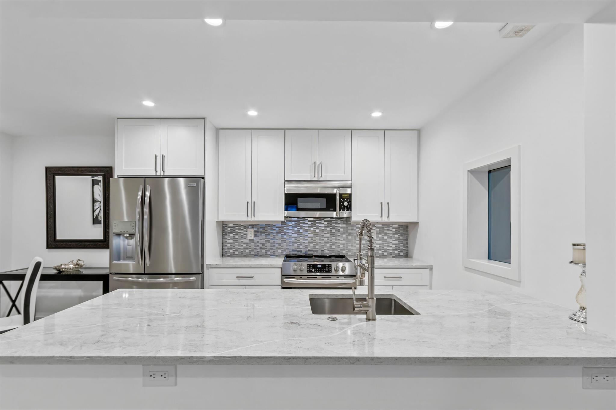 1198 Hillsboro Mile 122