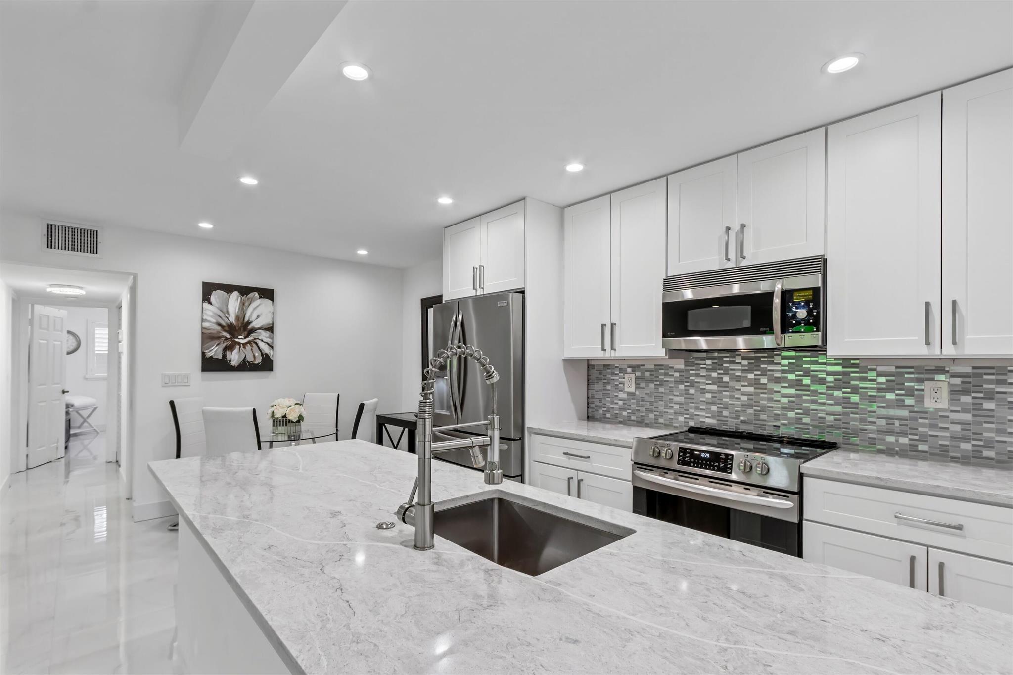 1198 Hillsboro Mile 122