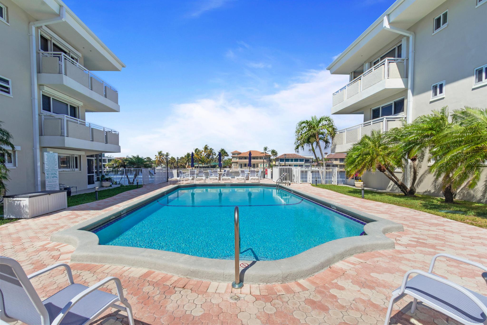 1198 Hillsboro Mile 122