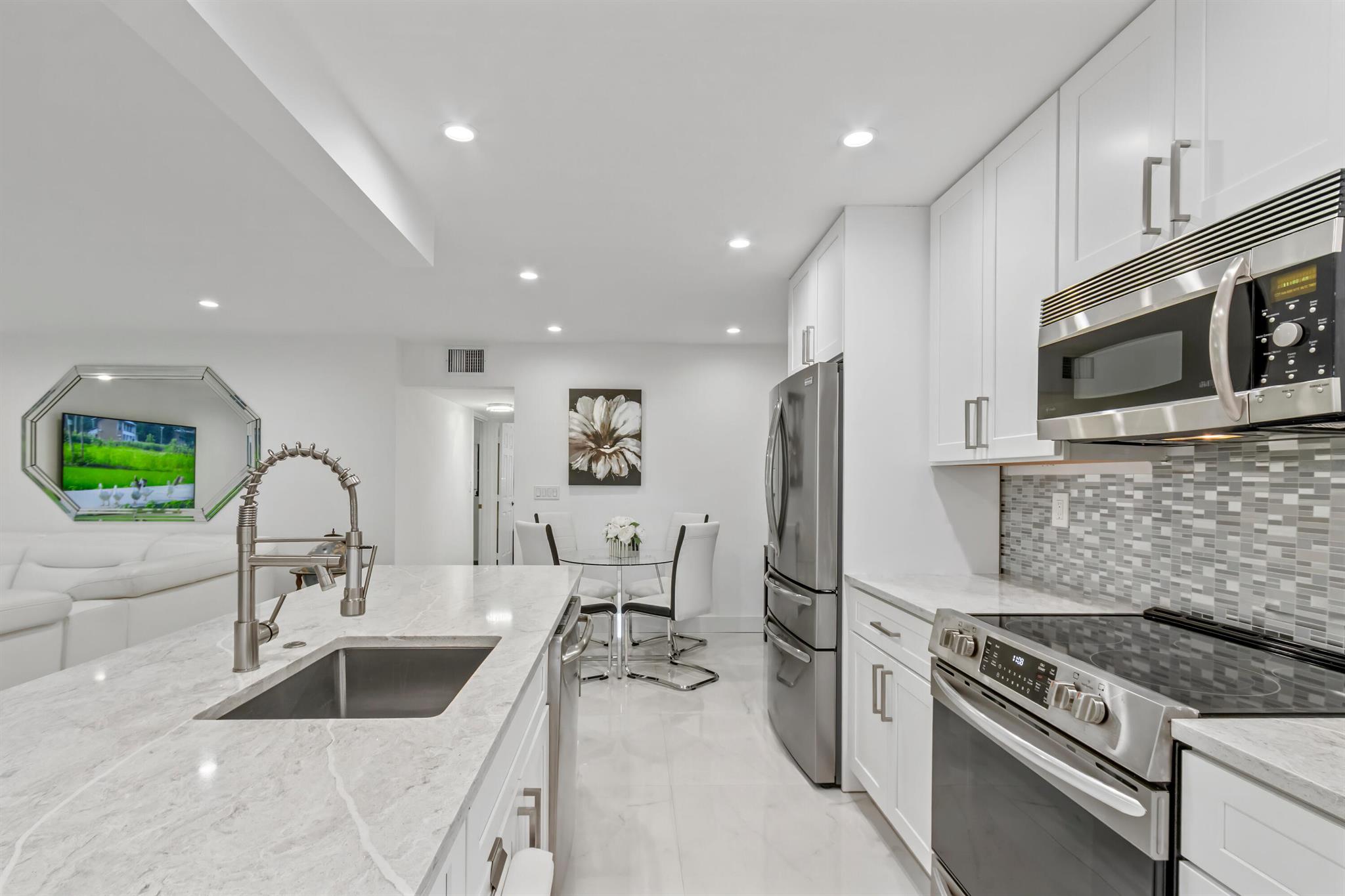 1198 Hillsboro Mile 122