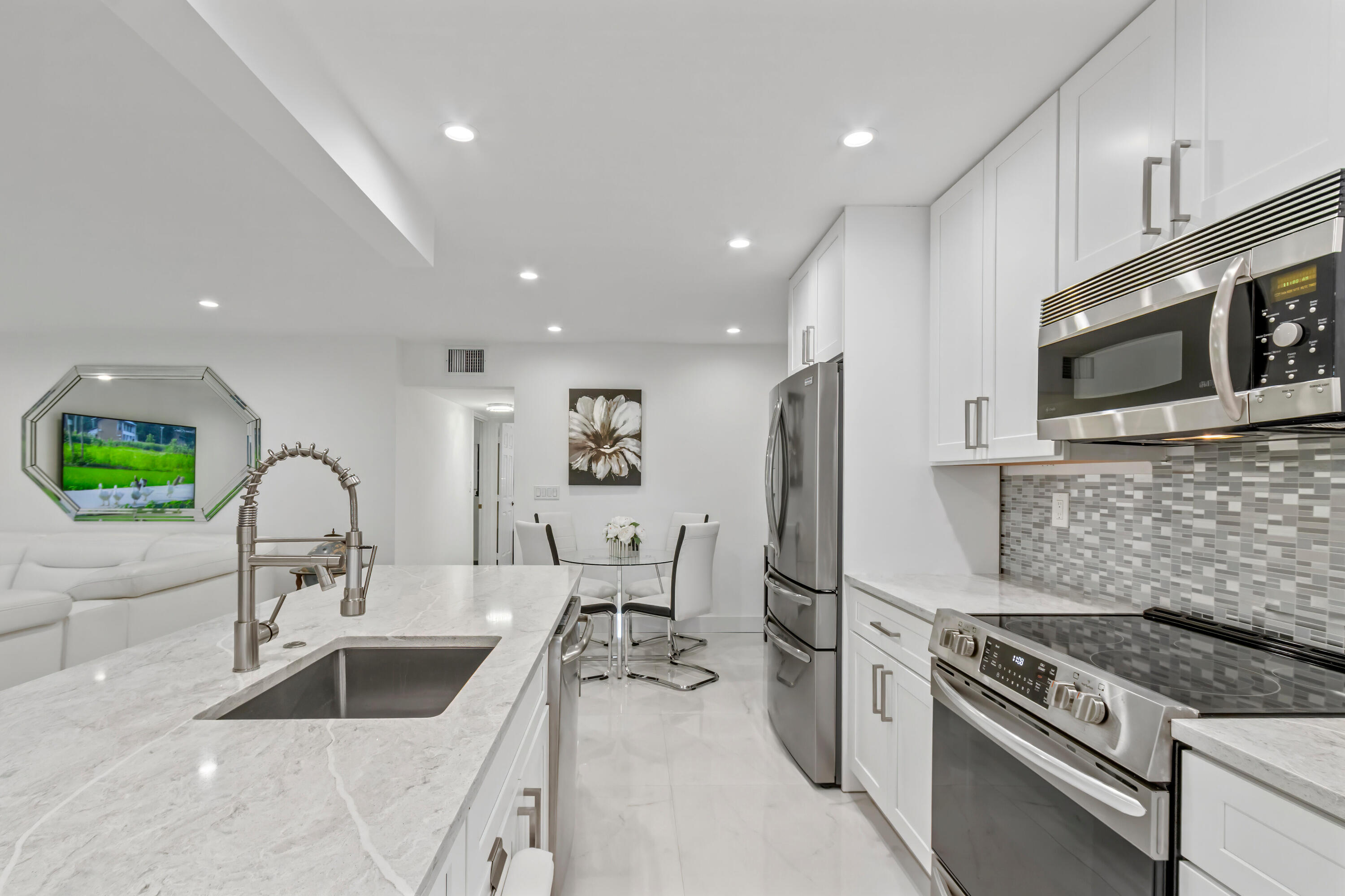 1198 Hillsboro Mile 122