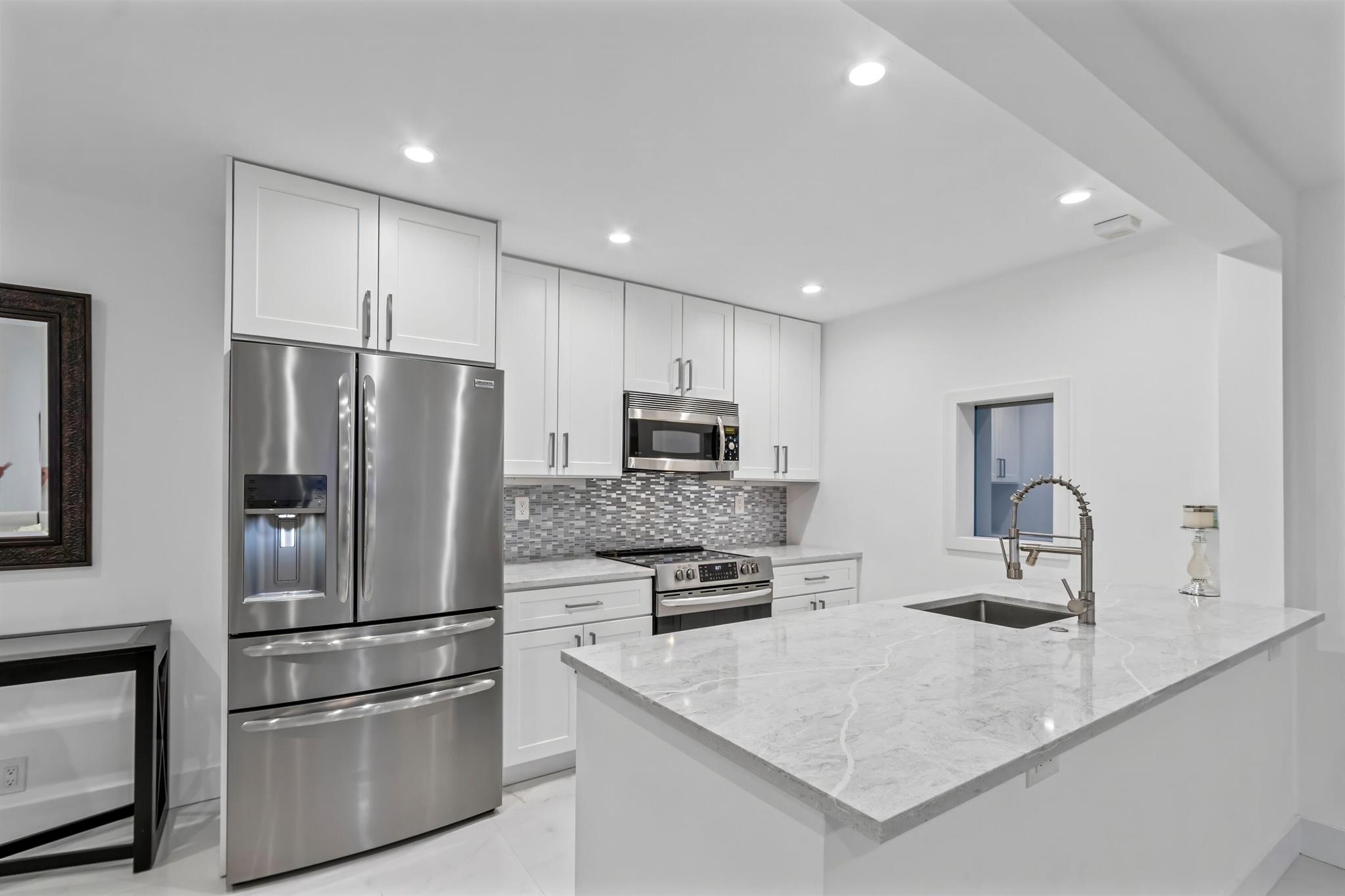 1198 Hillsboro Mile 122