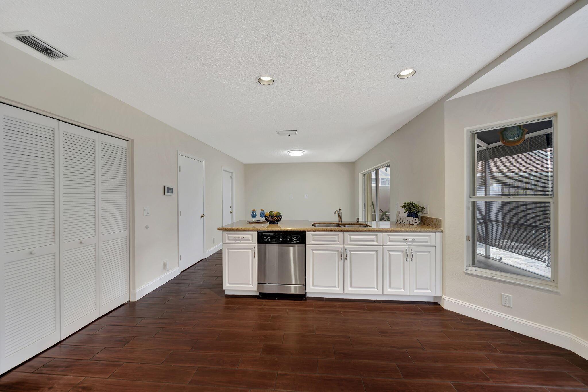 10572 Lake Jasmine Drive