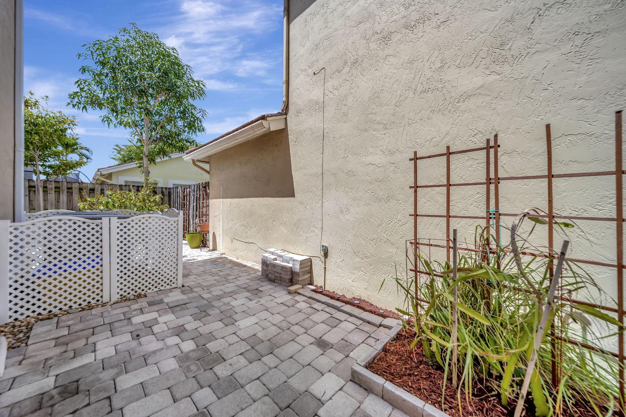 10572 Lake Jasmine Drive