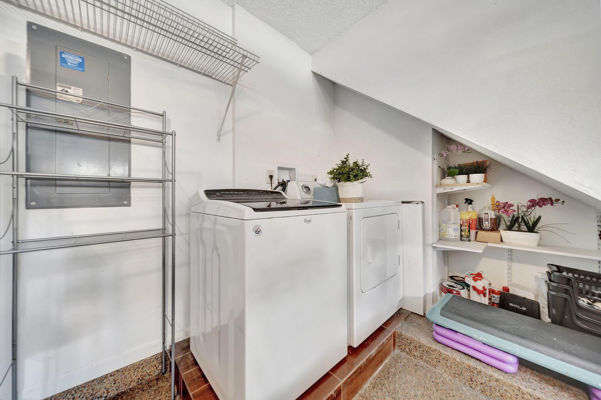 10572 Lake Jasmine Drive