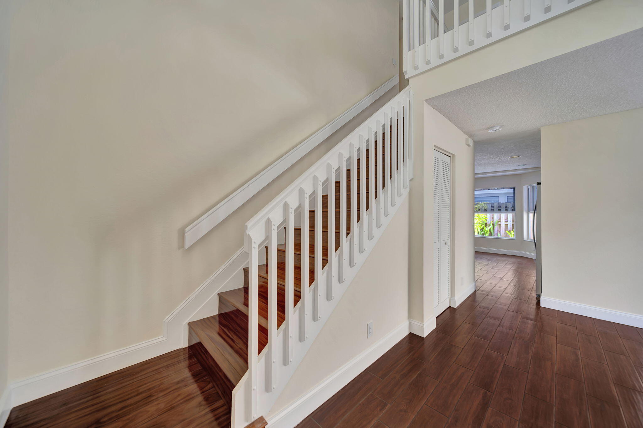 10572 Lake Jasmine Drive