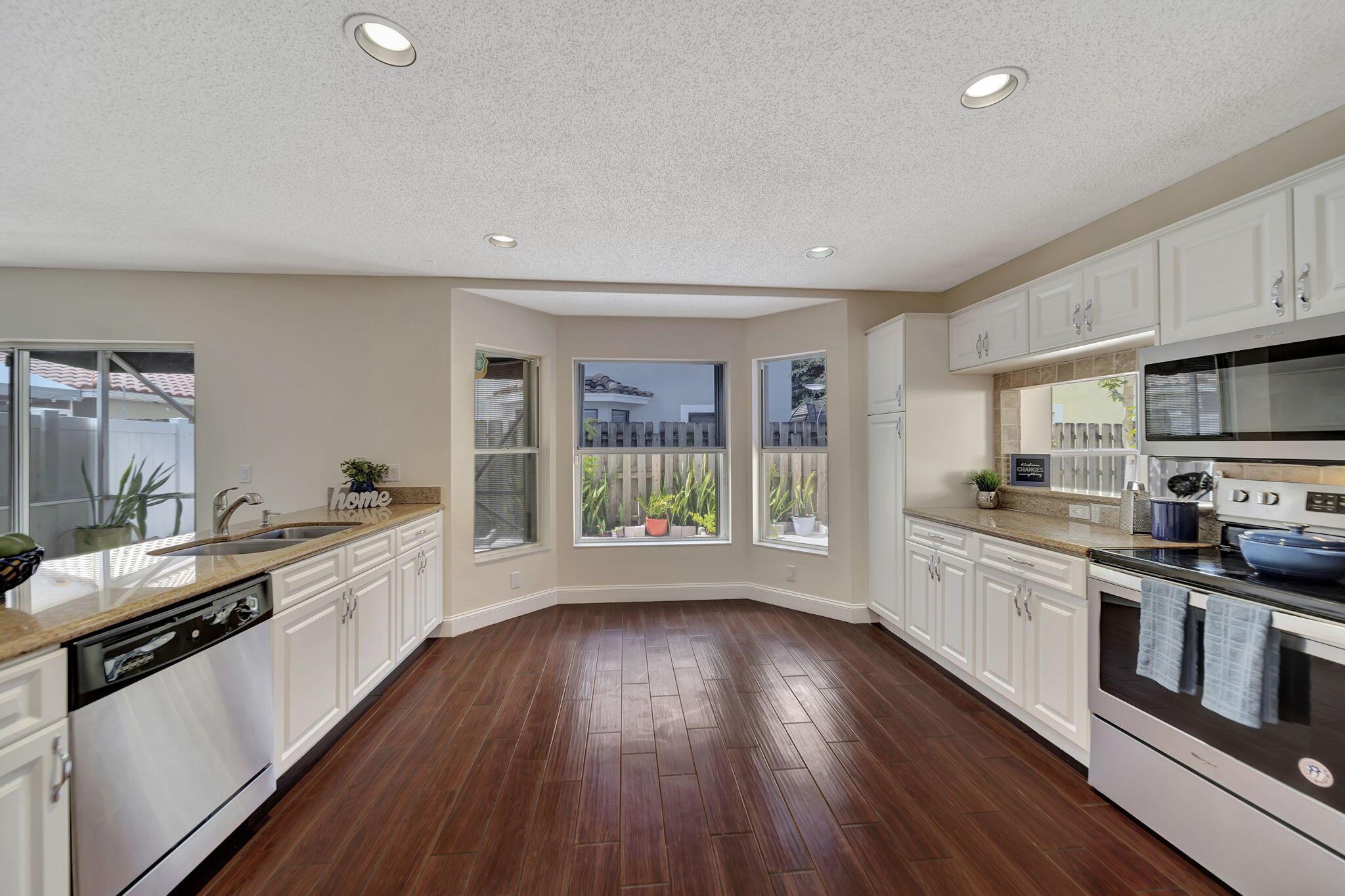 10572 Lake Jasmine Drive