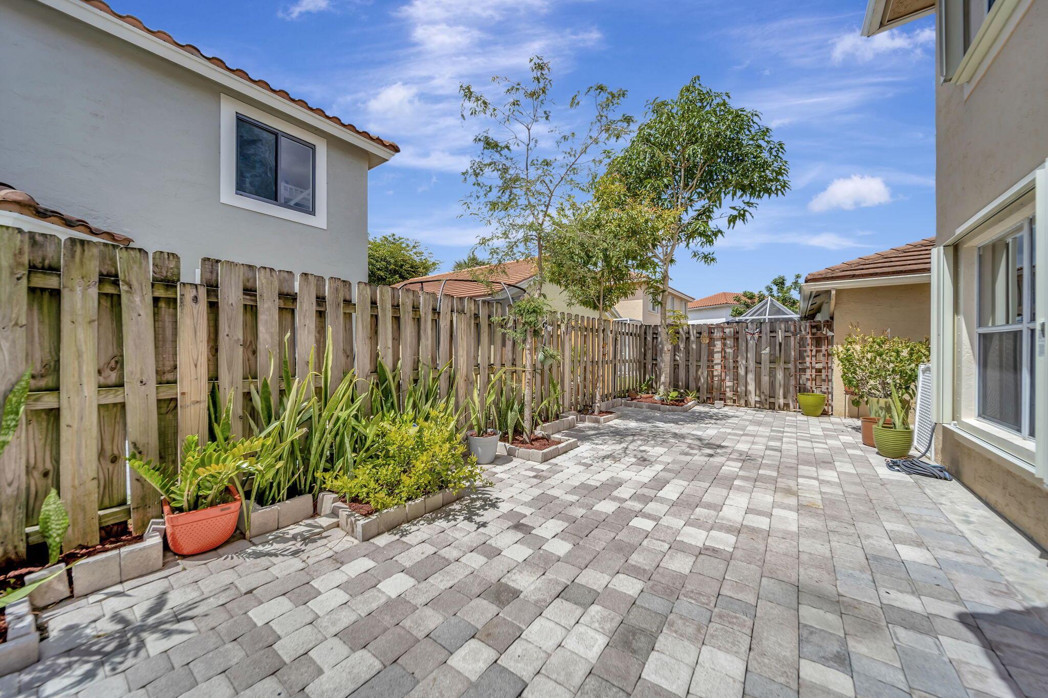 10572 Lake Jasmine Drive