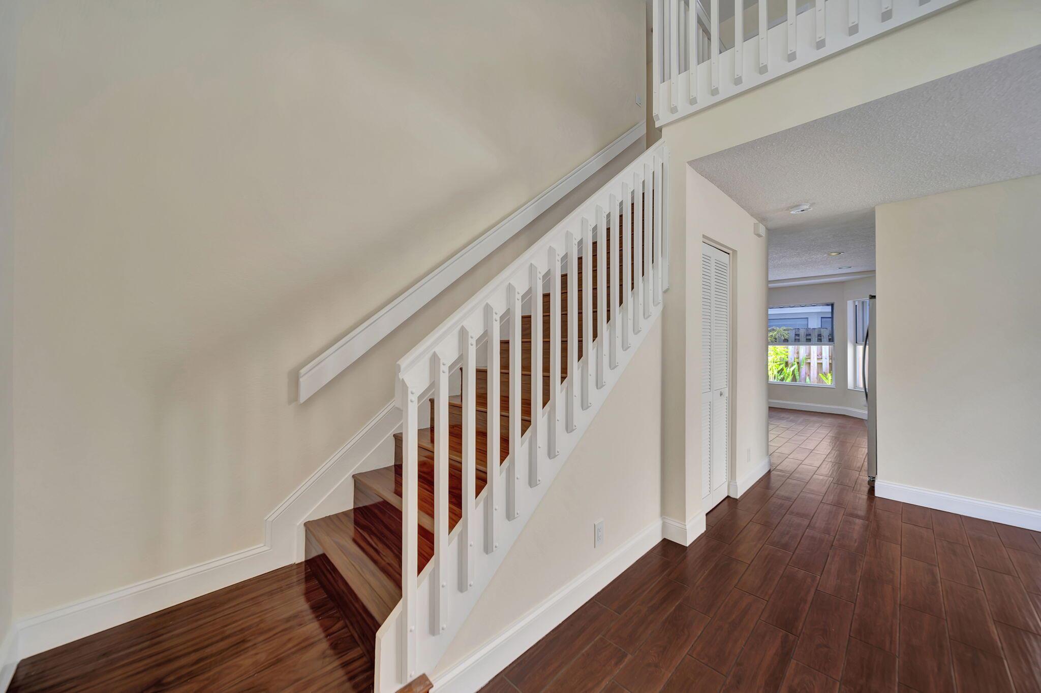 10572 Lake Jasmine Drive