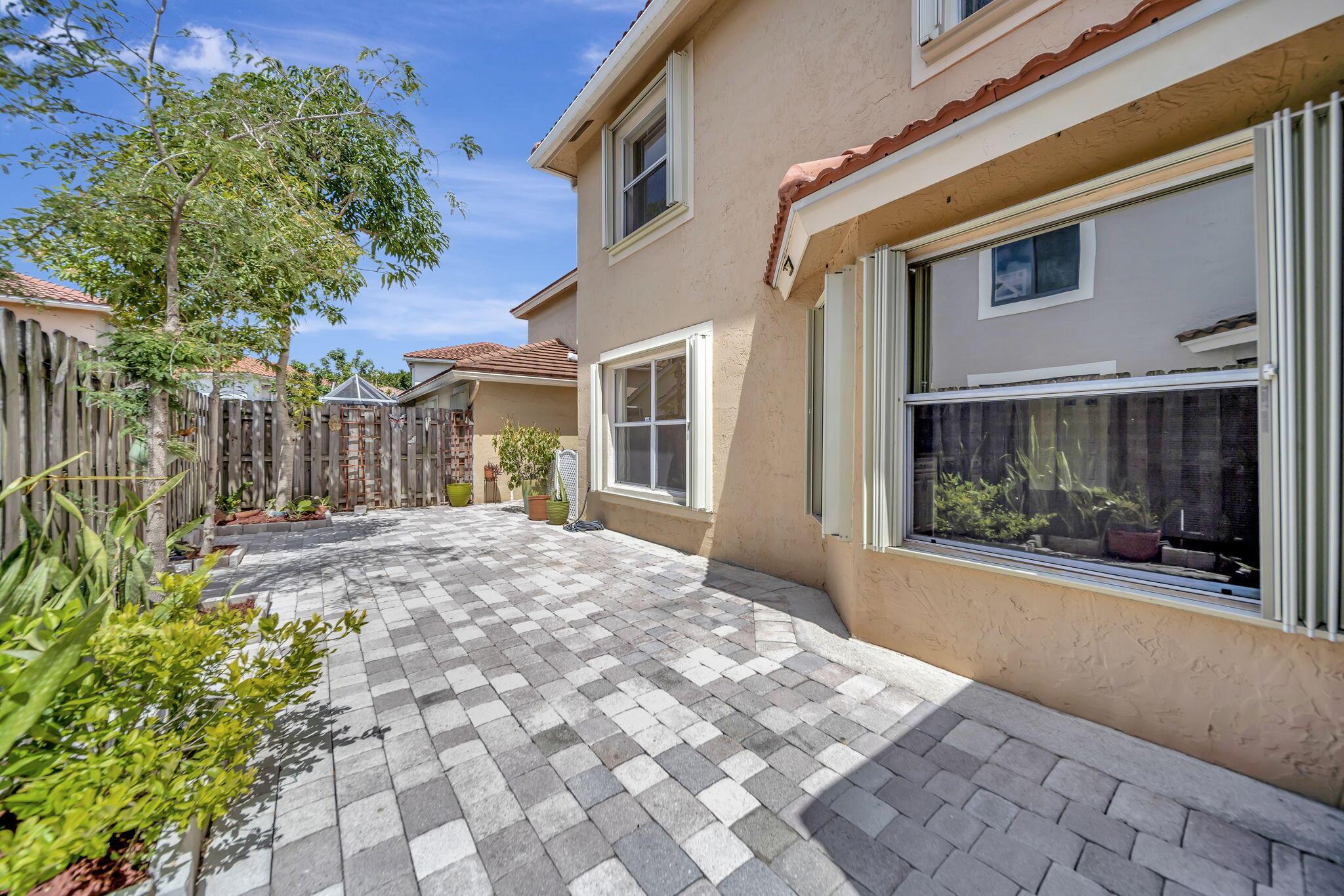 10572 Lake Jasmine Drive