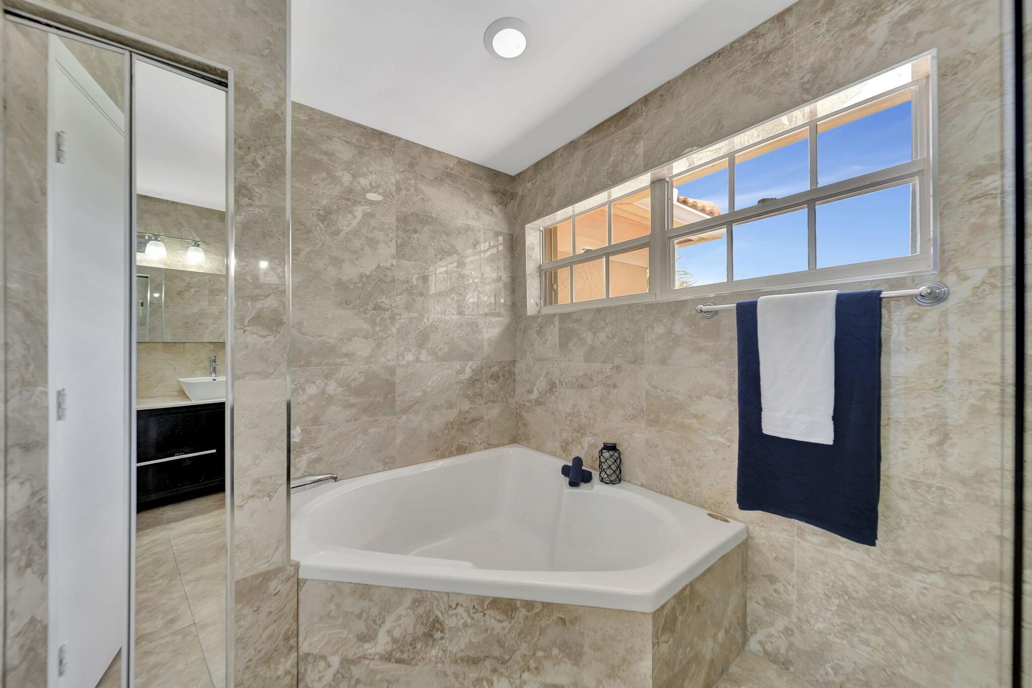 10572 Lake Jasmine Drive