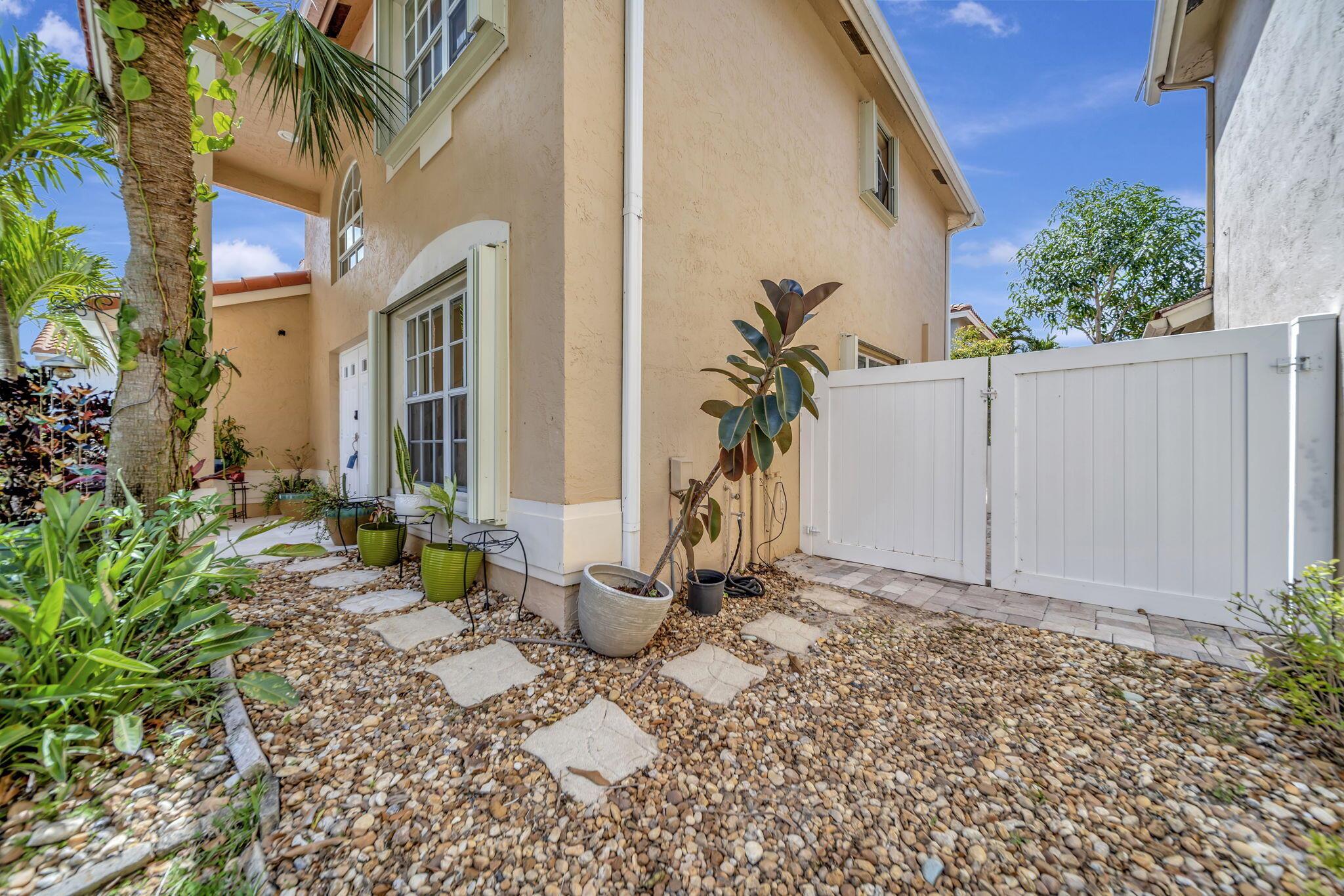 10572 Lake Jasmine Drive