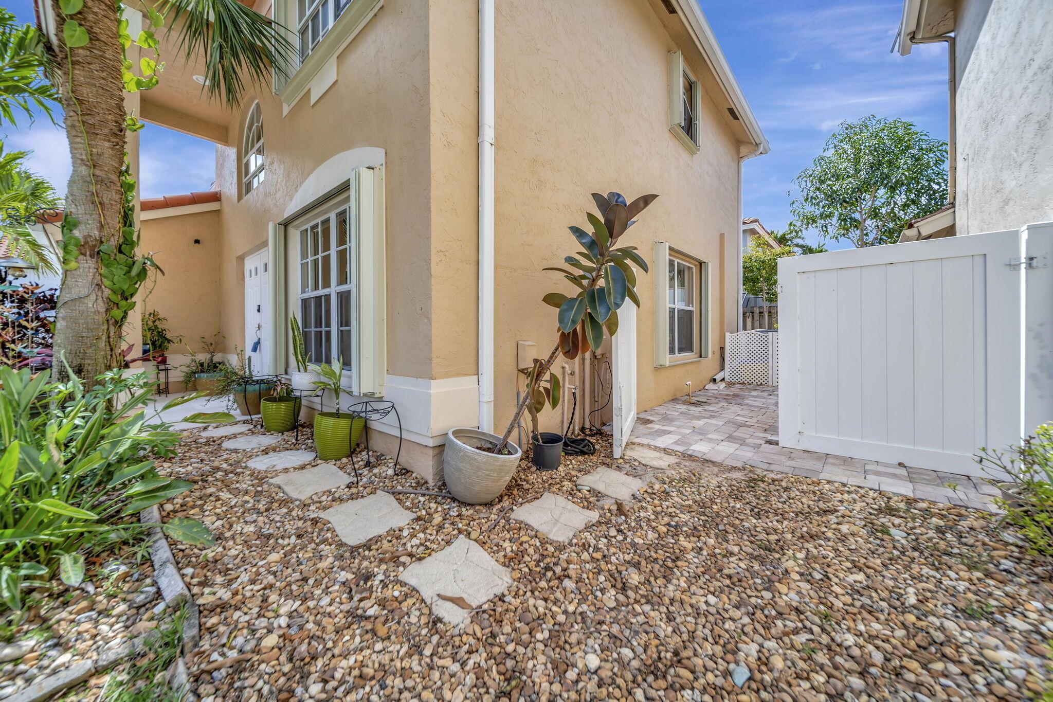 10572 Lake Jasmine Drive