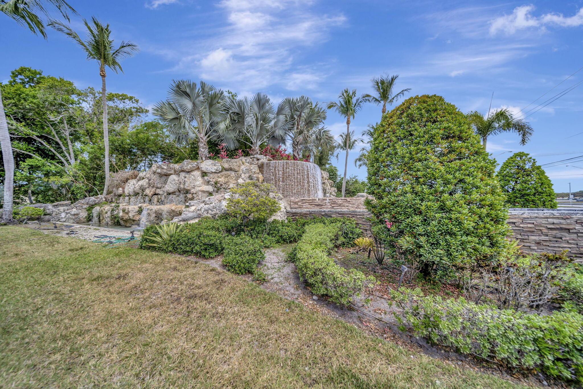 10572 Lake Jasmine Drive