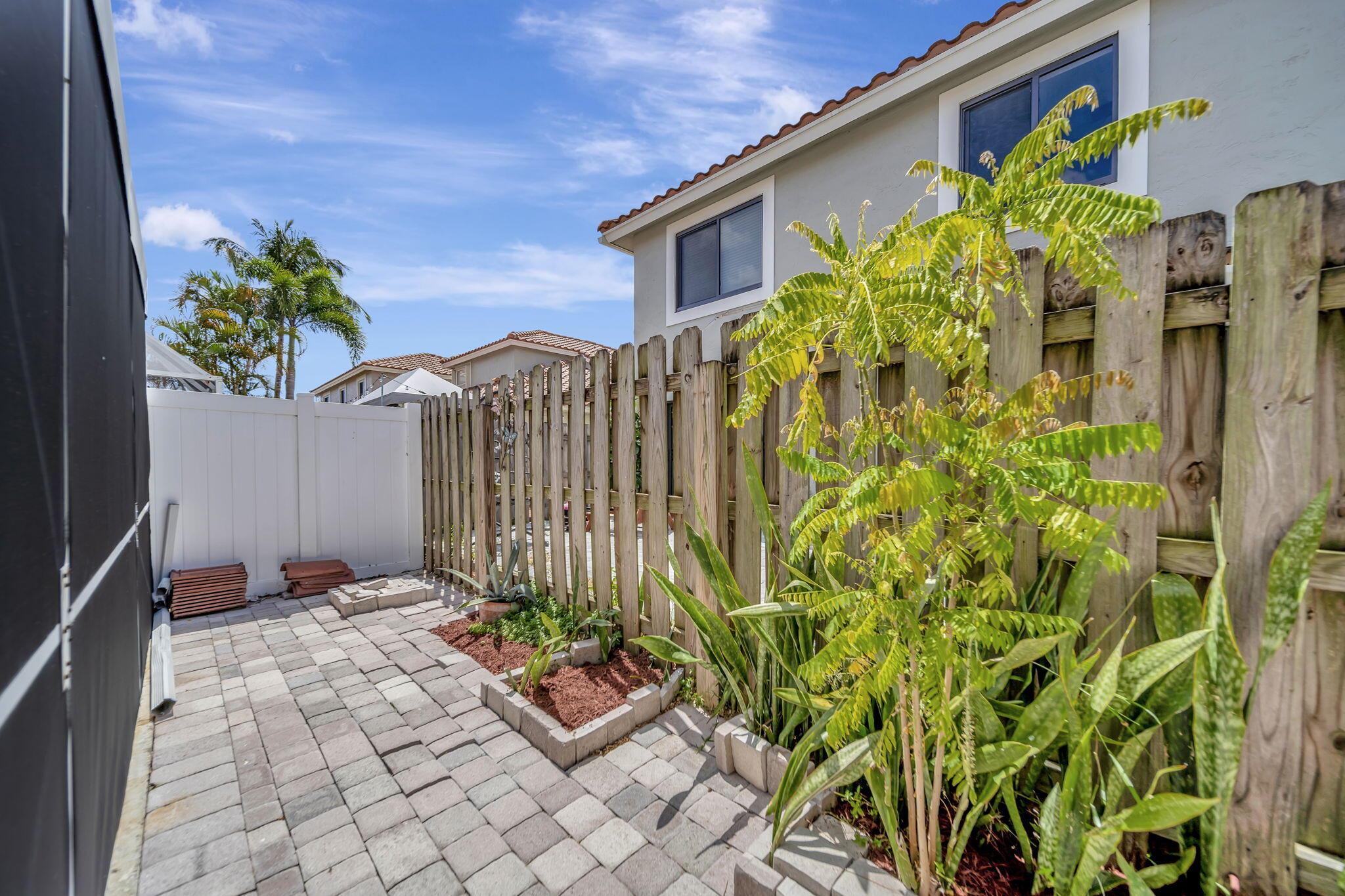 10572 Lake Jasmine Drive