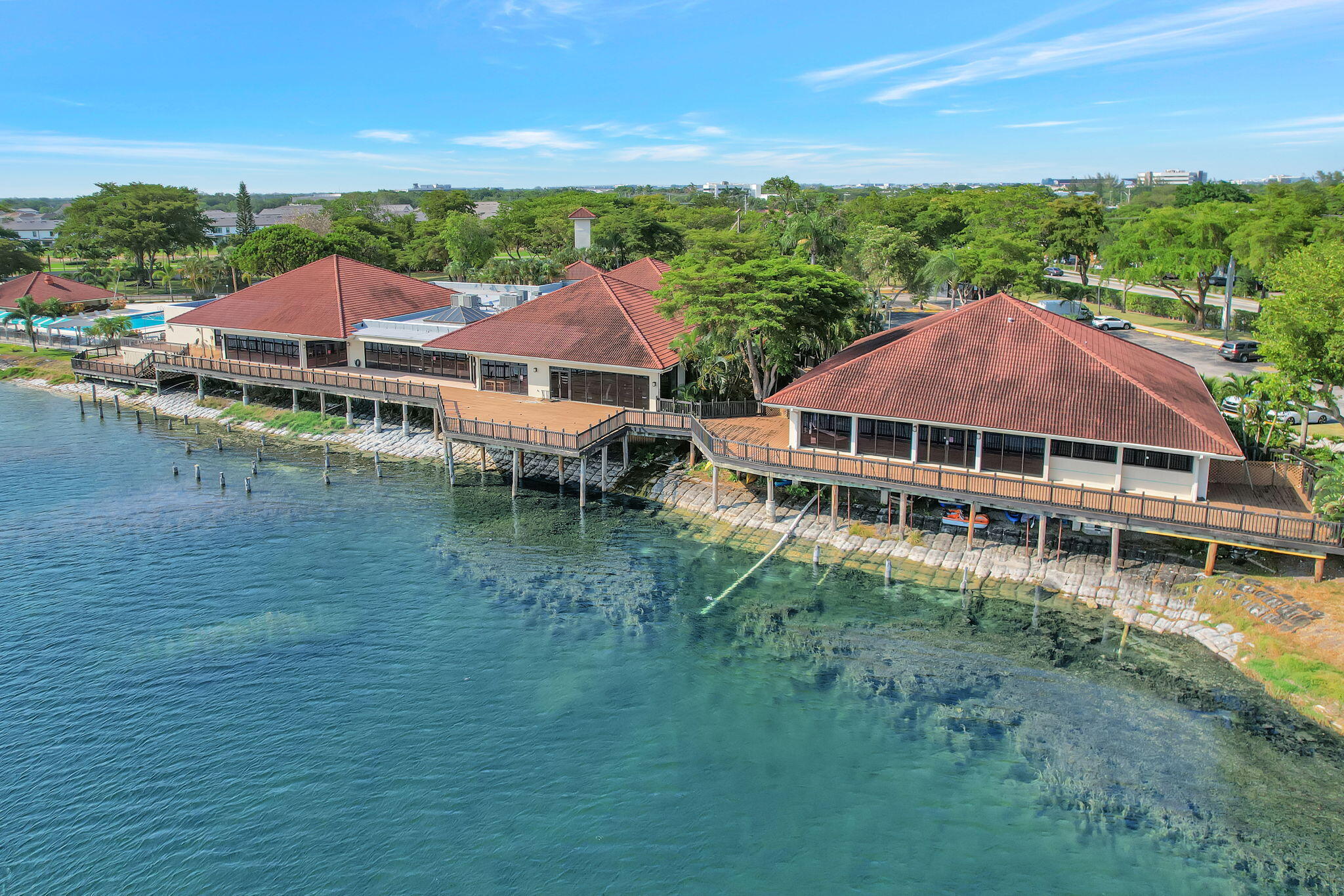 113 Lake Emerald Drive 409