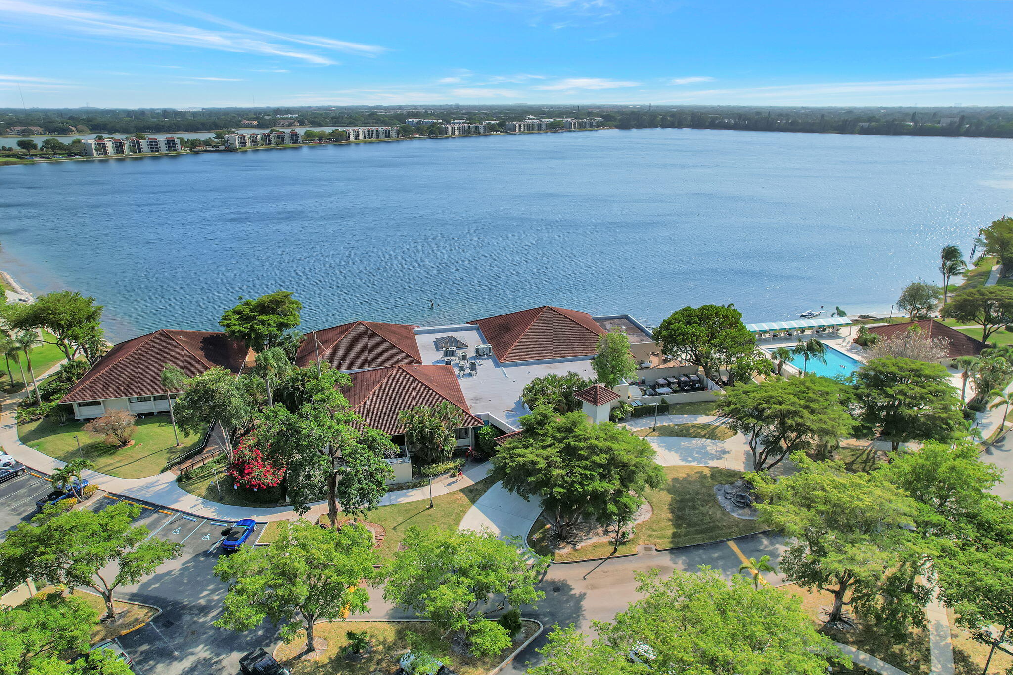 113 Lake Emerald Drive 409