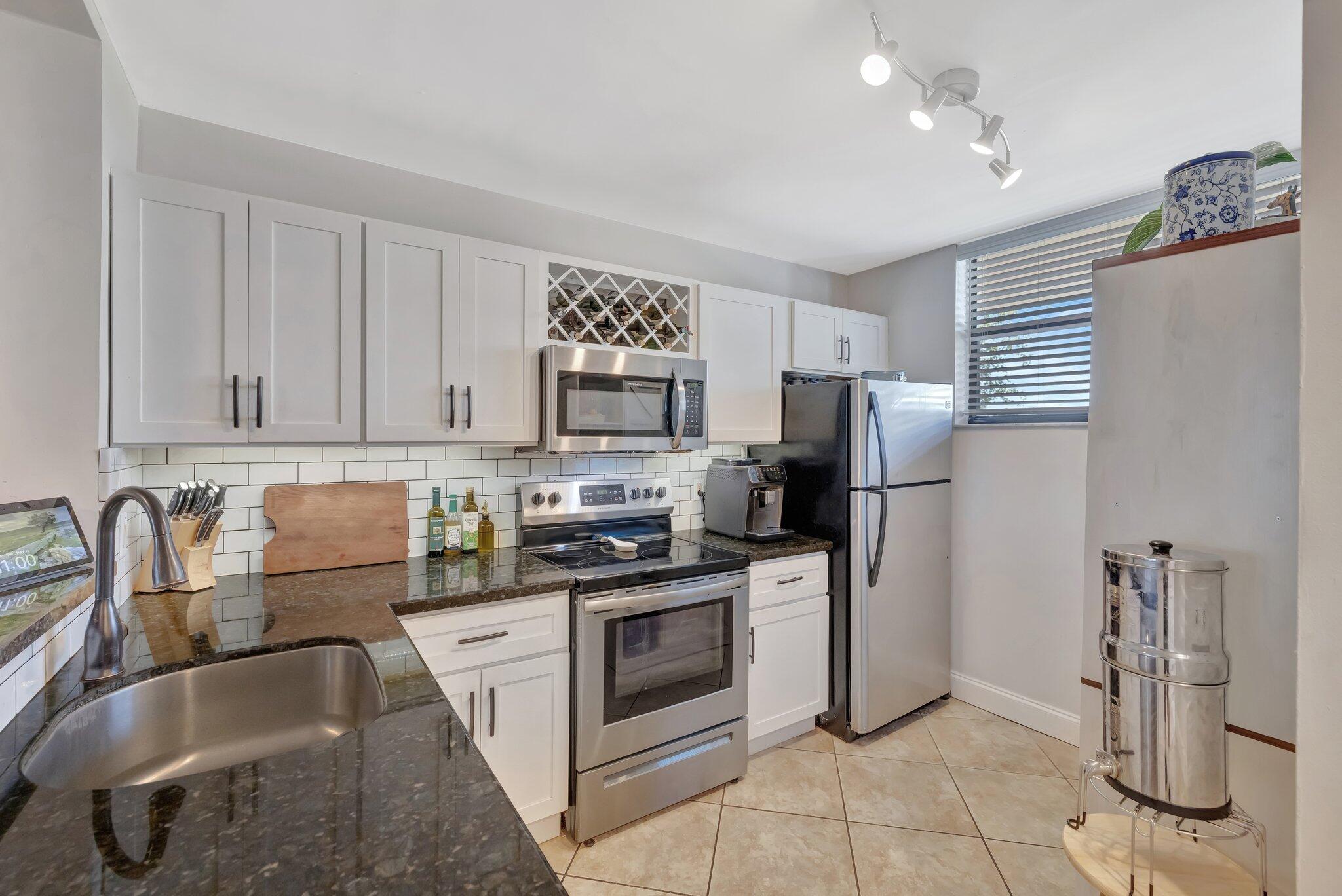 113 Lake Emerald Drive 409