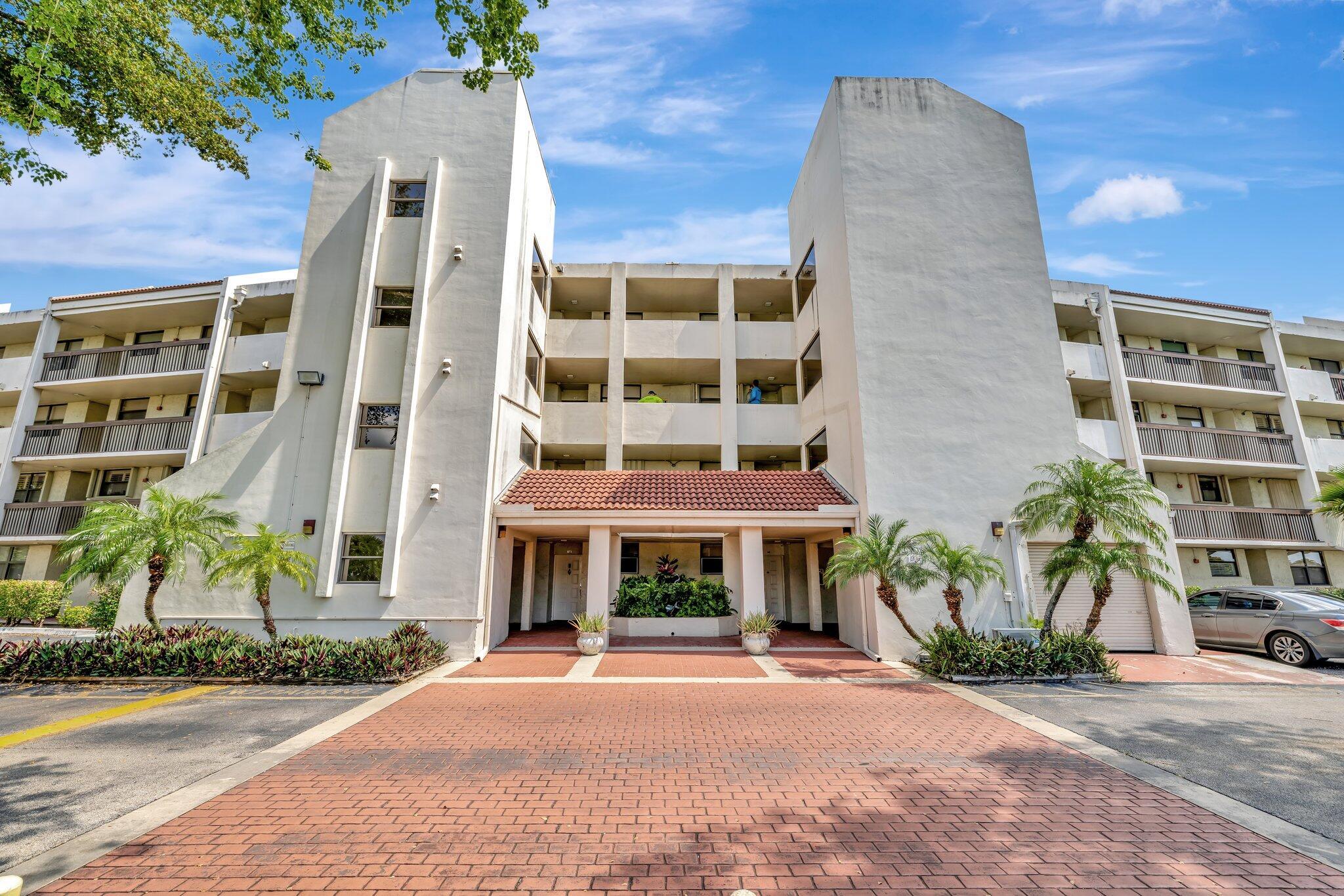 113 Lake Emerald Drive 409