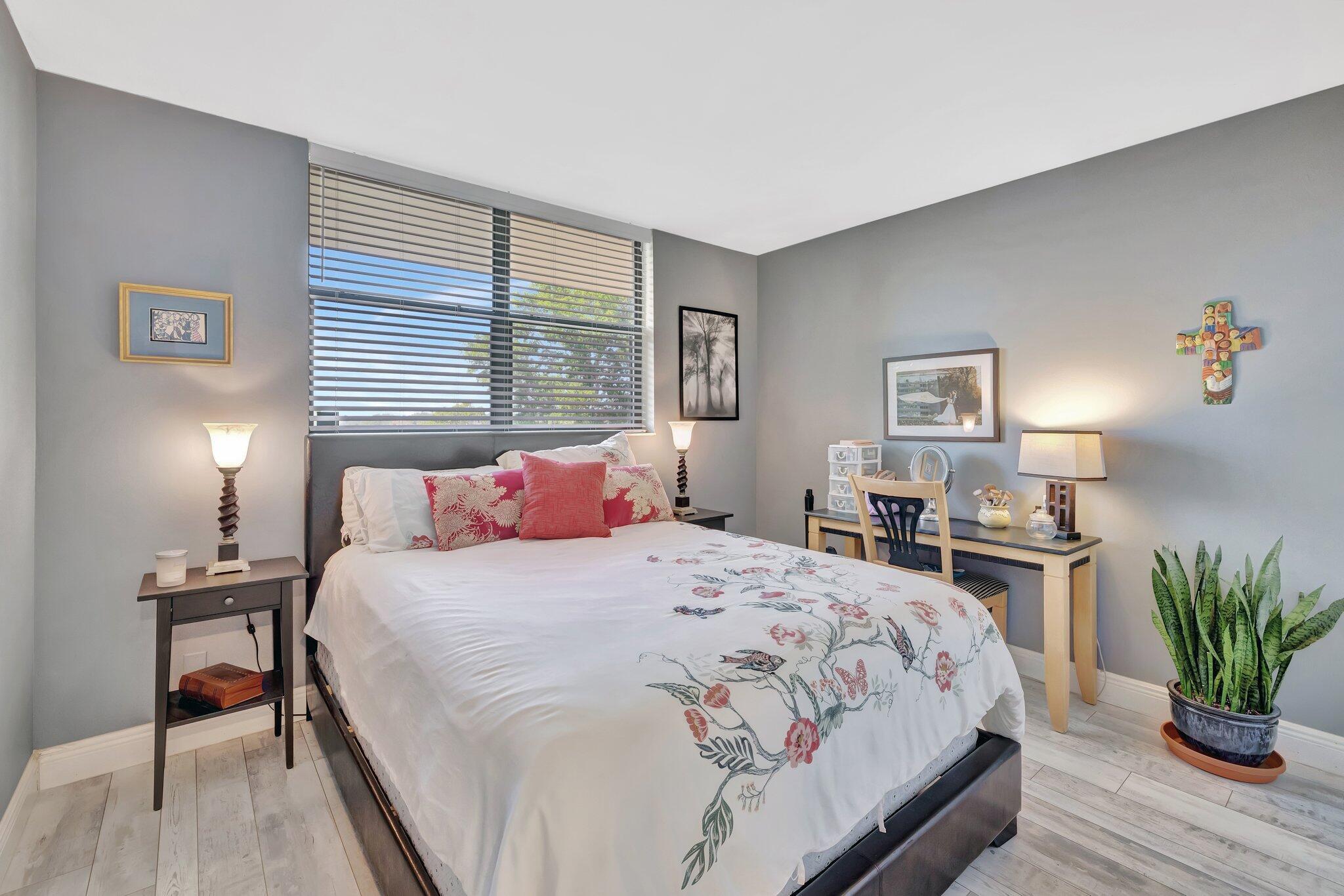 113 Lake Emerald Drive 409