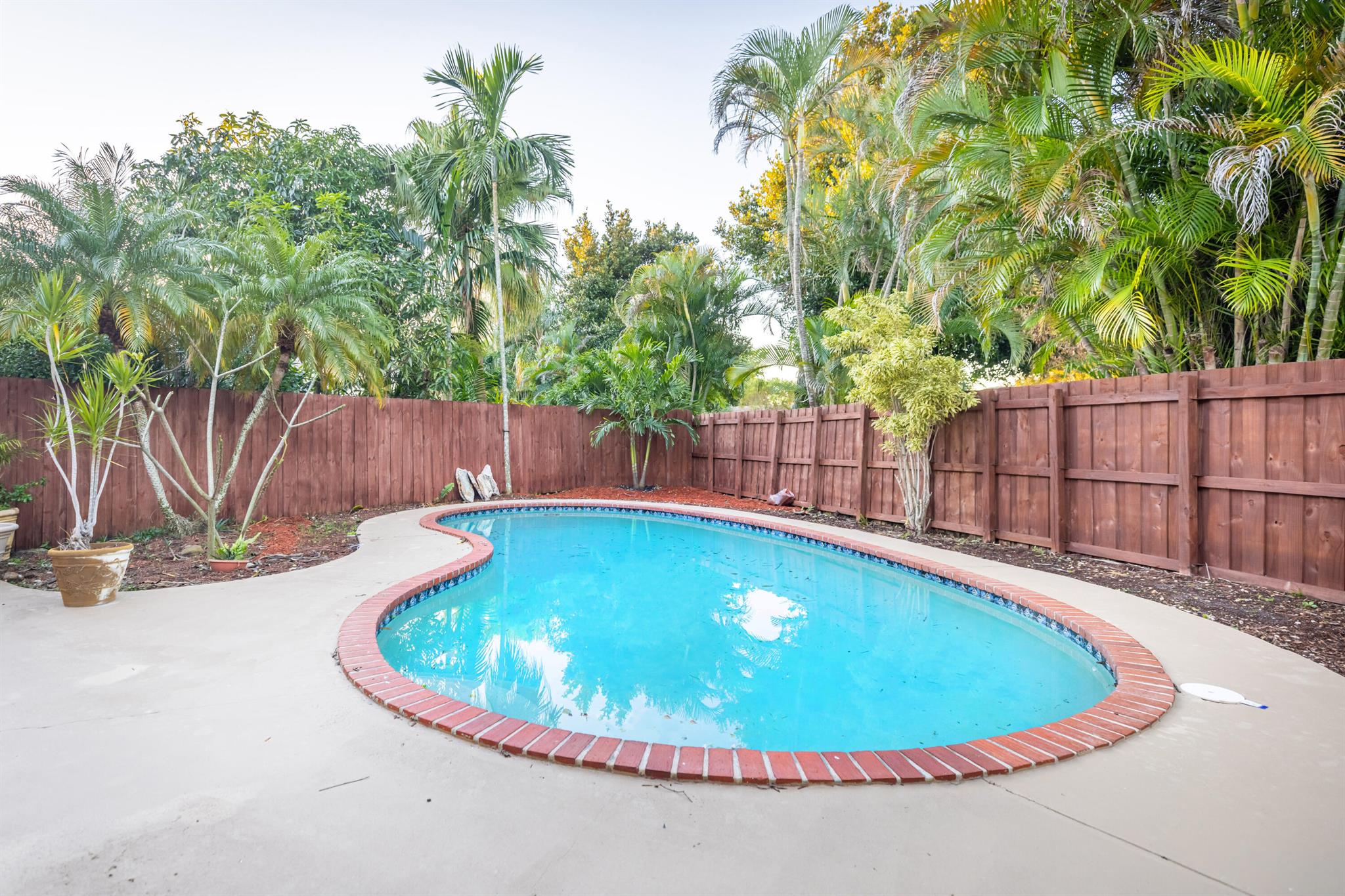 7860 Stanway Place W